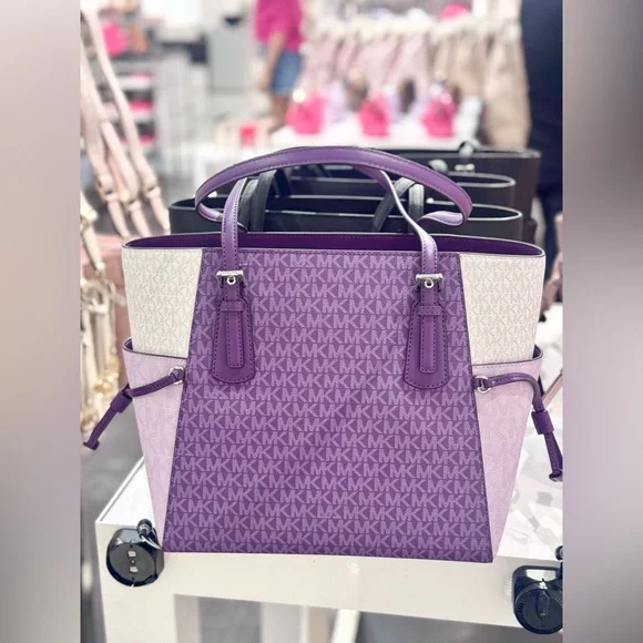 NWT Michael Kors Voyager Large Color-Block Signature Logo Tote Bag - Picture 3 of 10